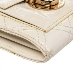 Marc Jacobs Cream Patent Leather Double Pocket Wallet For Women 18 Marc Jacobs Cream Patent Leather Double Pocket Wallet For Women -Cheap Marc Jacobs Store luxury women marc jacobs new handbags p482934 009