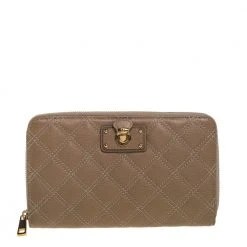Marc Jacobs Beige Leather Passport Wallet For Women