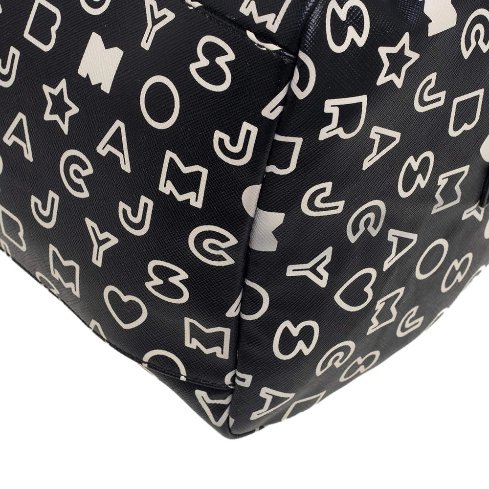 Marc Jacobs Black/White Dreamy Logo Coated Canvas And Leather Eazy Taryn Boston Bag For Women 11 Marc Jacobs Black/White Dreamy Logo Coated Canvas And Leather Eazy Taryn Boston Bag For Women - Image 11